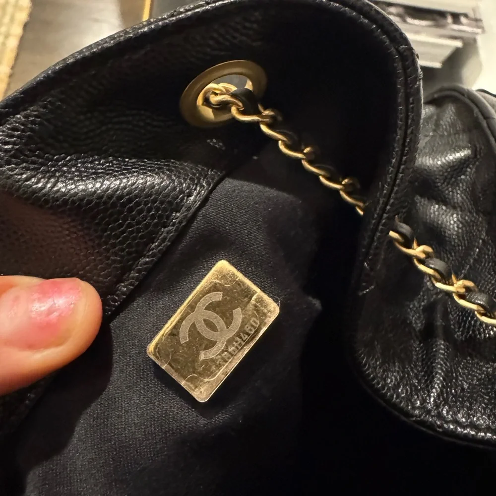 Chanel Black Large 25 Bag with Antique Gold Hardware - Picture 4 of 8